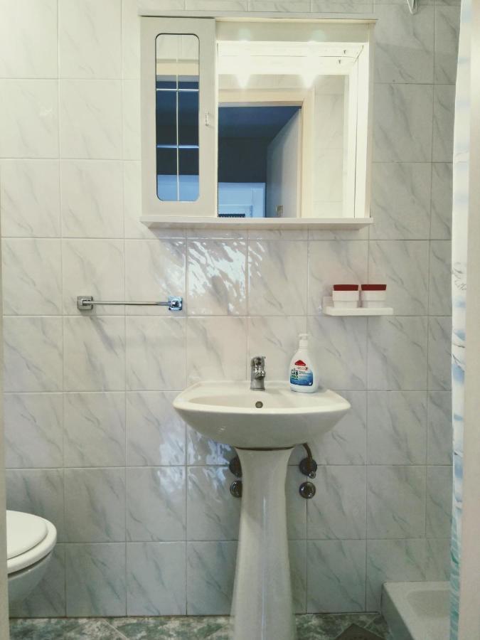 Apartments And Room Markovic 로비니스코 셀로 외부 사진