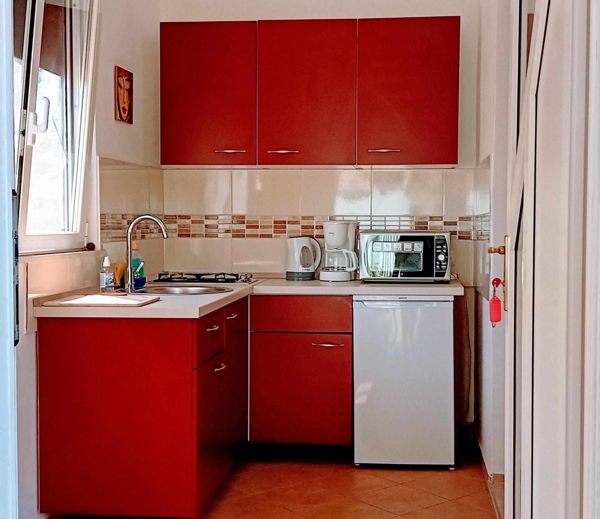 Apartments And Room Markovic 로비니스코 셀로 외부 사진
