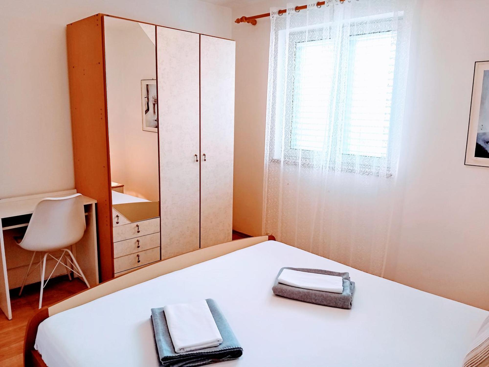 Apartments And Room Markovic 로비니스코 셀로 외부 사진