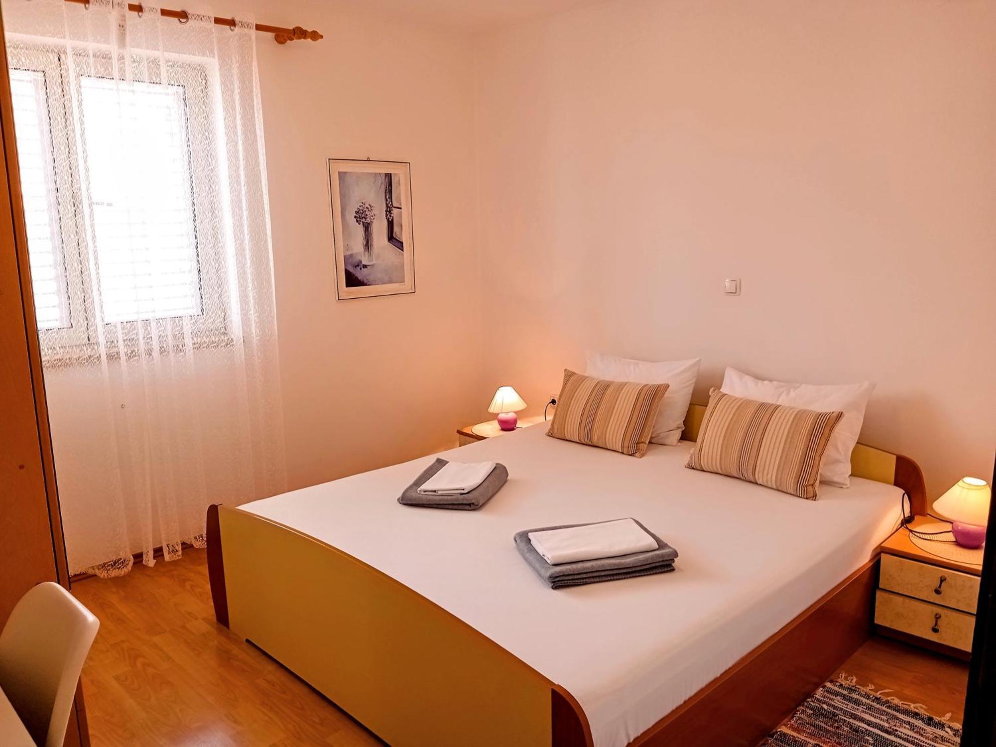 Apartments And Room Markovic 로비니스코 셀로 외부 사진